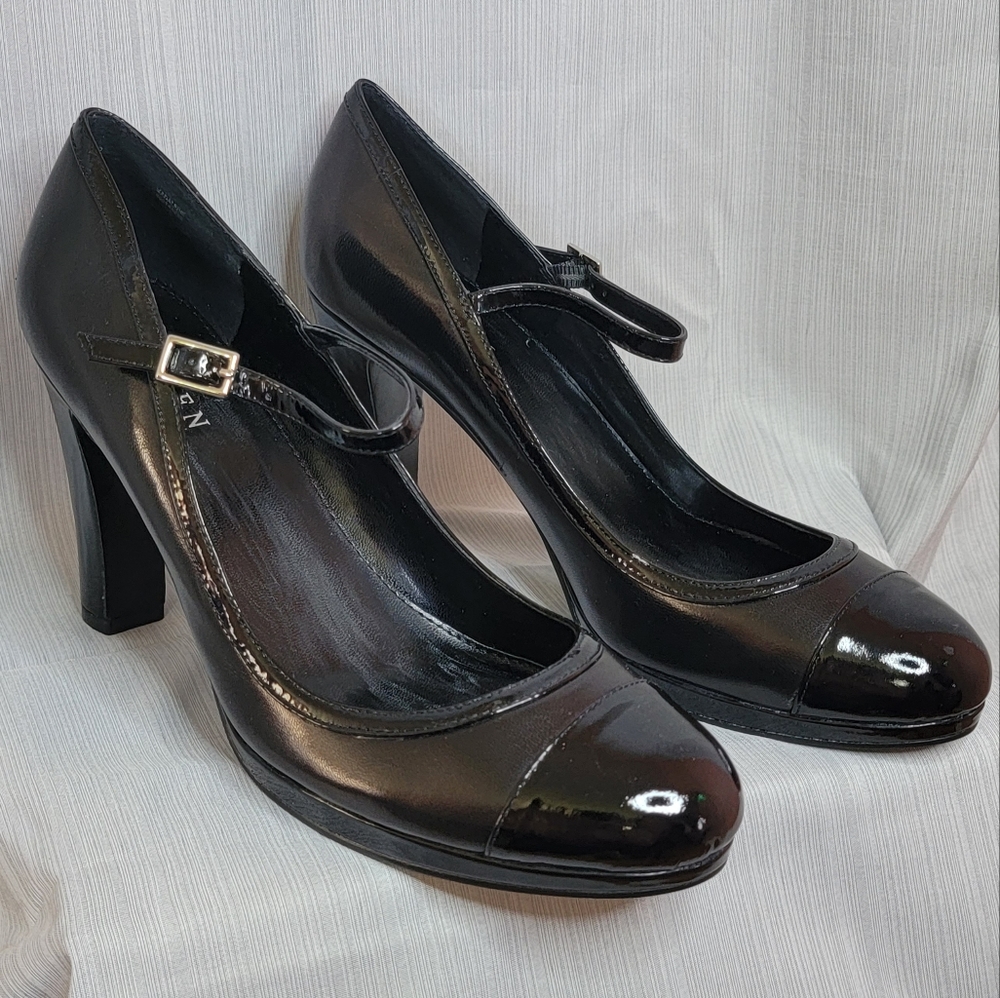 Ralph Lauren black patent leather pumps 9B